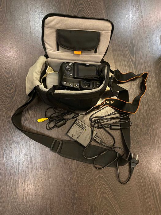 Продам фотокамеру Sony α DSLR-A350+об'єктив DT11–18mm F4.5–5.6 SAL1118