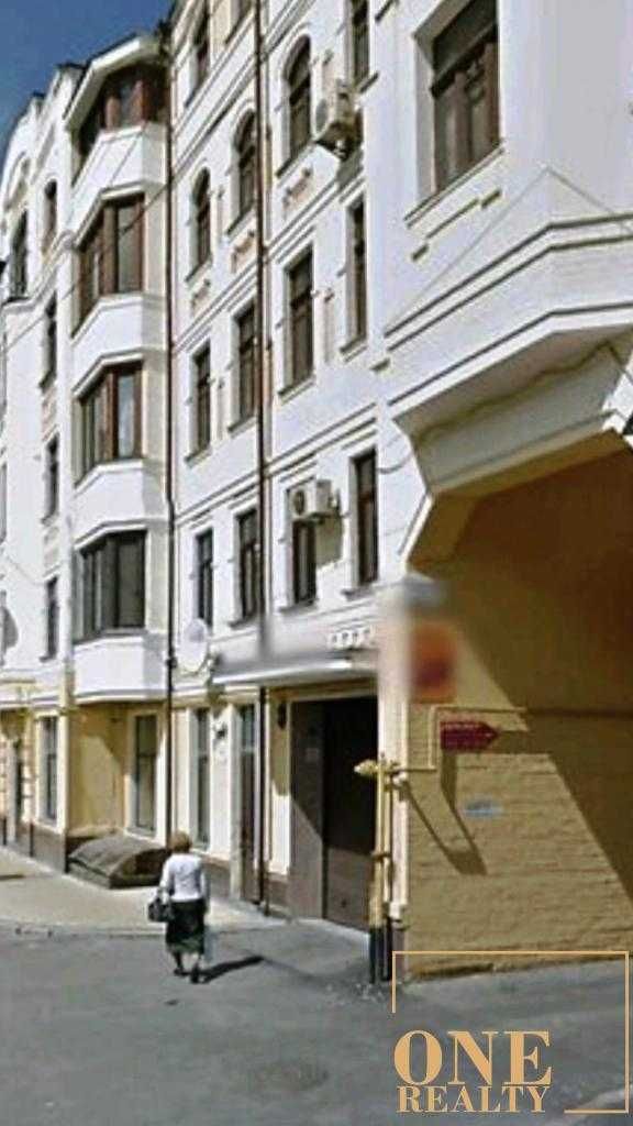 Терміновий продаж! Велике ПАРКОМІСЦЕ на Подолі Ярославський пров. 4!