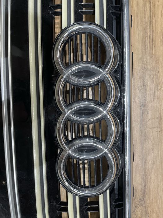 Решітка на AUDI A5 B9 2019