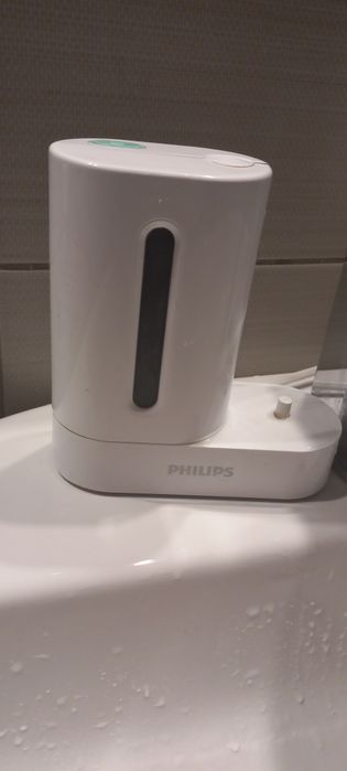 Stacja ładujaco -czyszcząca. Ładowarka i Sanitizer UV HX6160/D Philips