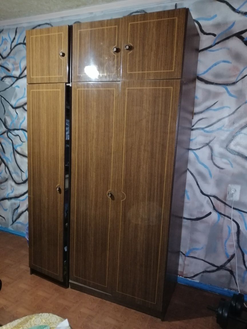 Продам 3 ком. квартиру. Каменское. Левый берег. 2 этаж. ОСББ.
