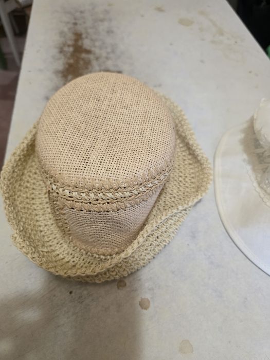 Бесплатно отдам шапки, шарфы, шляпы, свитера