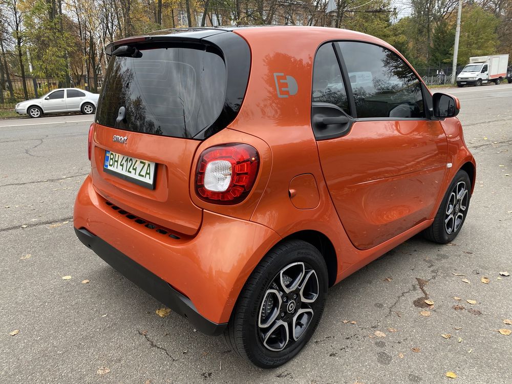 Smart fortwo EV prime