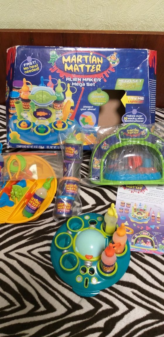 Набор для лепки Hasbro с подстветкой Martian Matter Alien