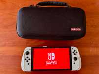 Nintendo Switch OLED + Skull & Co. NeoGrip + Skull & Co. Etui