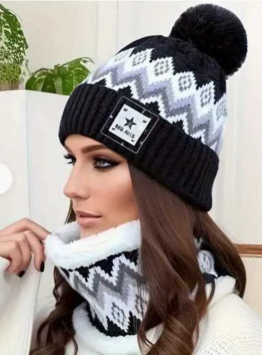 Nowy cieplutki komplet czapka i komin w pięknym czarnym kolorze!!