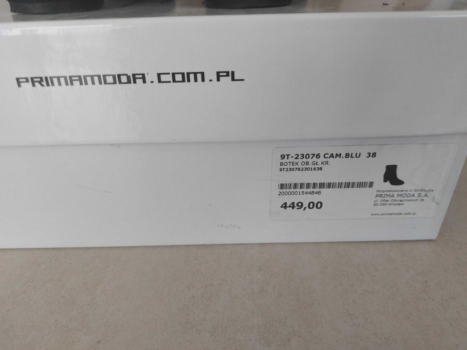 Eleganckie botki zamszowe rozmiar 38.