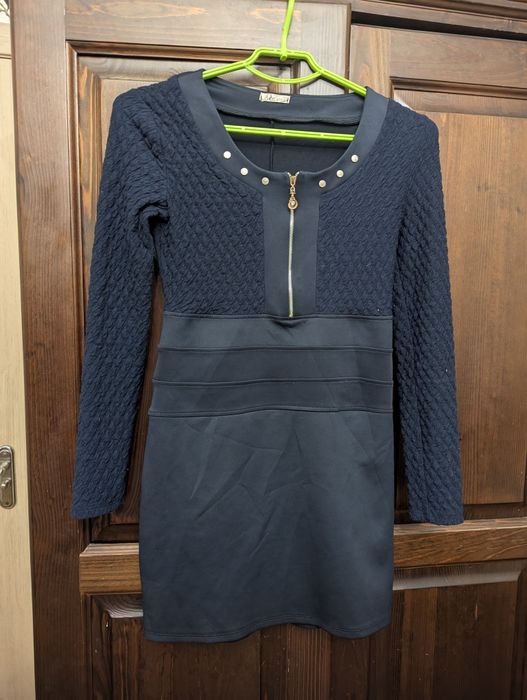 Одяг на дівчину старшокласницю. Безкоштовно.