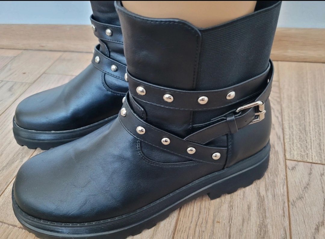 Nowe botki Reserved 39