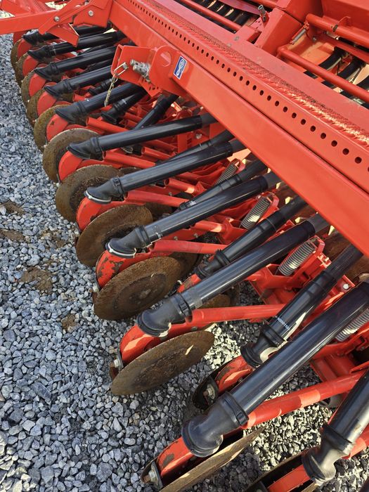 Agregat uprawowo-siewny talerzowy KUHN COMBILINER INTEGRA G II 3m "