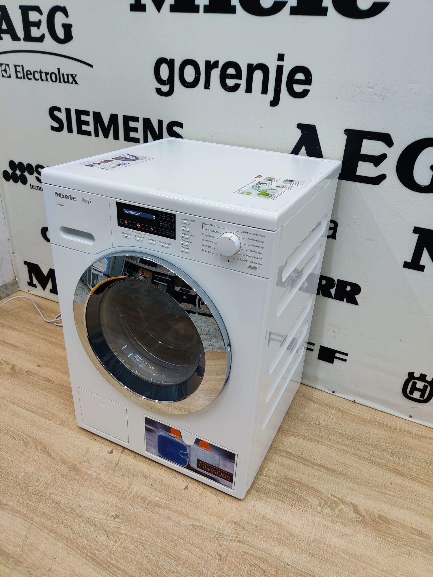 Стиральная машина Miele™ WKG120WPS в идеале! TwinDos8kg. ПАР! Германия