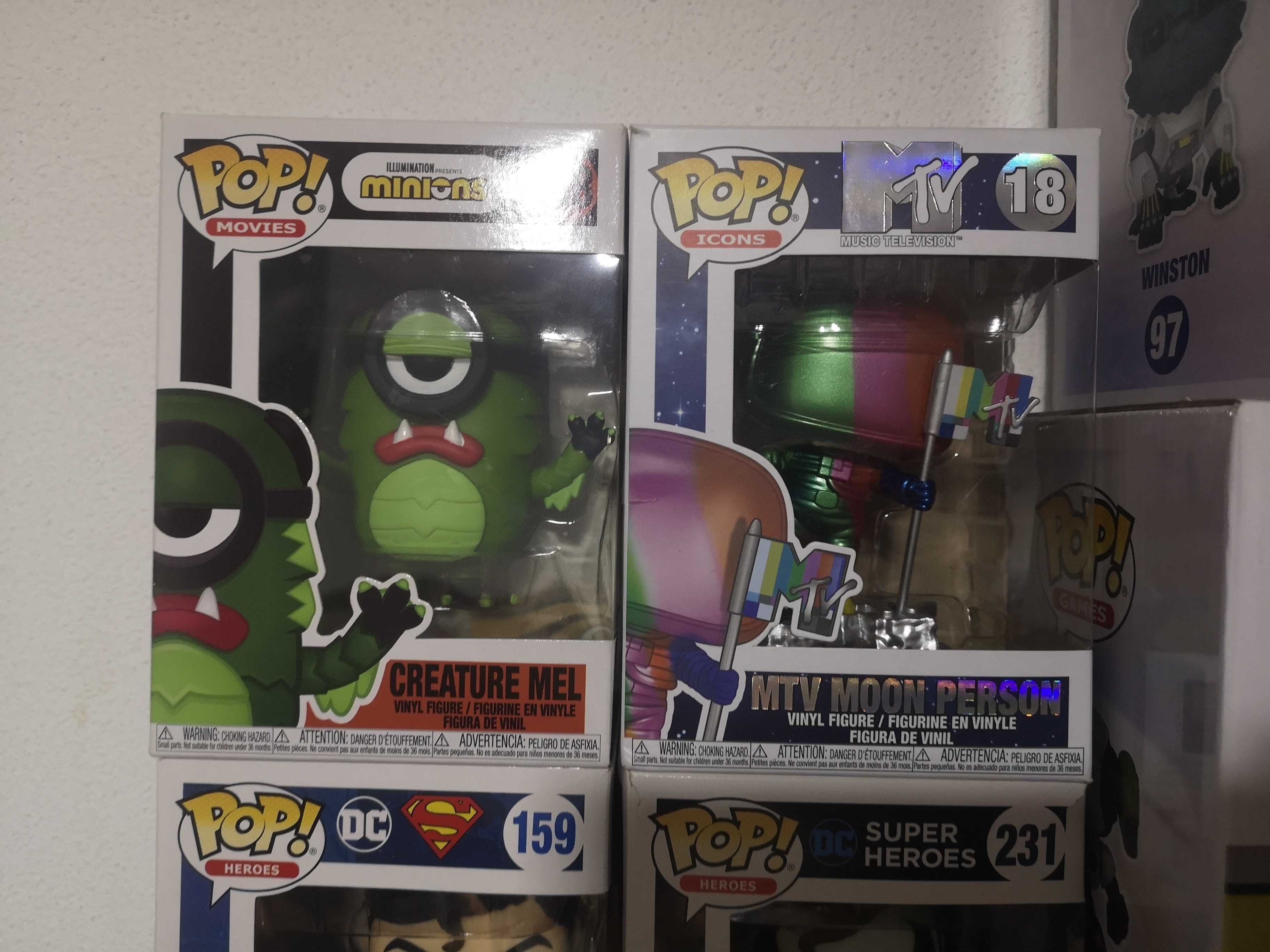 Funko pop diversos (Beetlejuice, Minions, Frozen, Rick & Morty, etc)