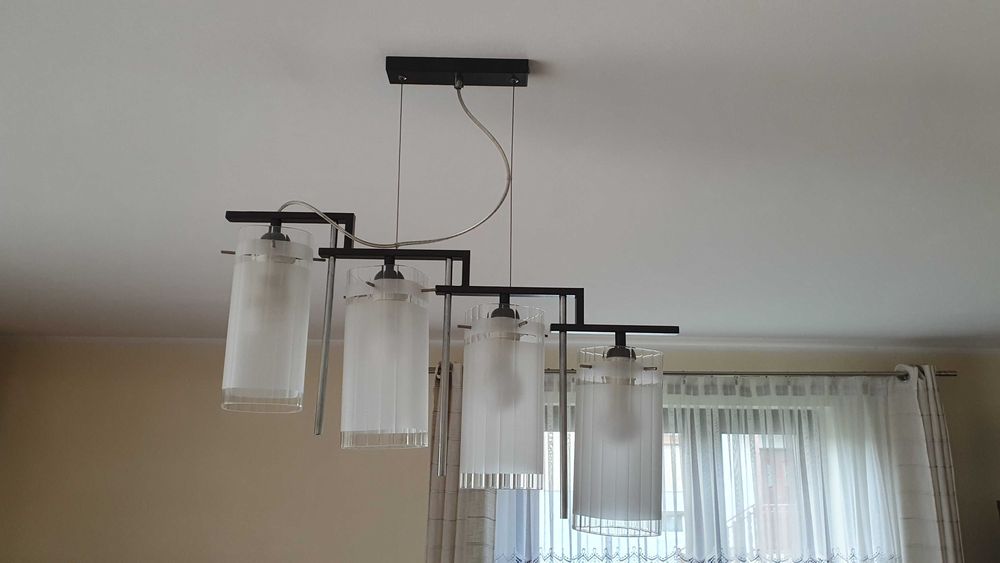 Lampa sufitowa wisząca.