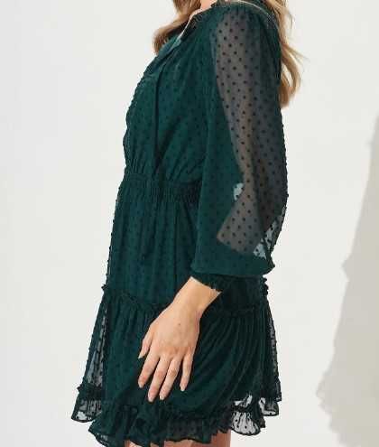 Vestido rendado curto