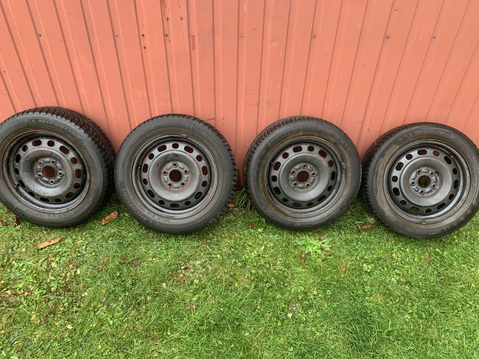 Opony zimowe z stalowkami 205/55R16