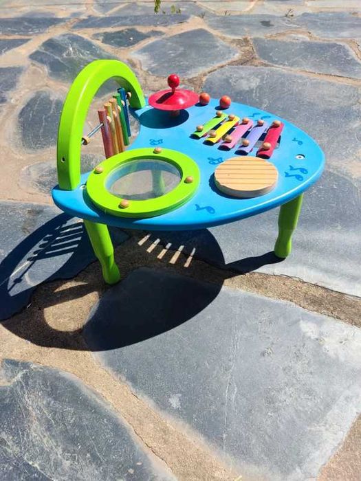 Brinquedo musical para bebé