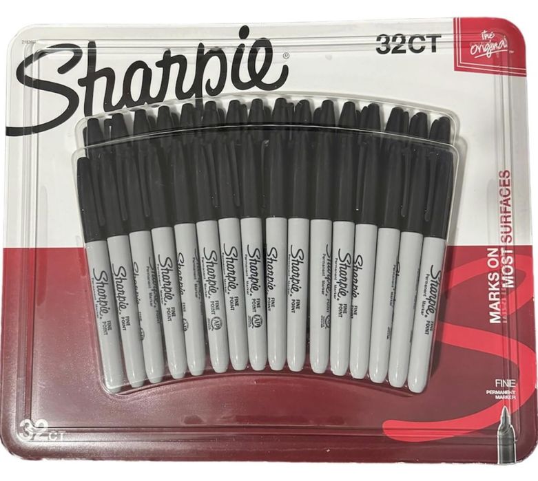 SHARPIE Permanent Markers | Fine Point | 32 Count (Black)
