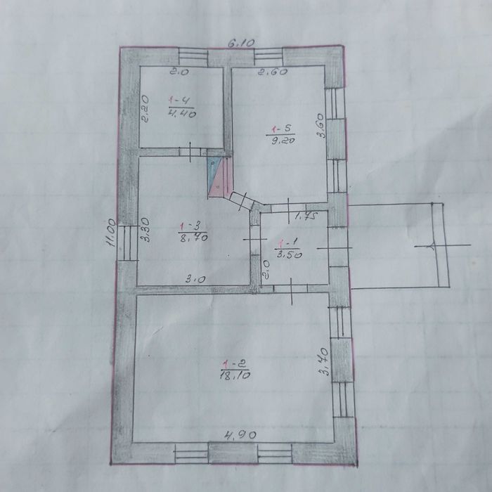 Приватний будинок із земельною ділянкою