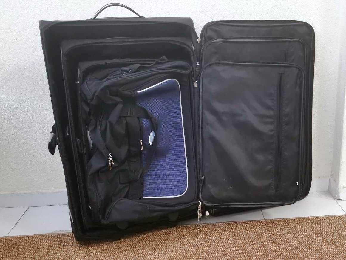 Conjunto trolley e malas de viagem