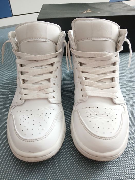 Air Jordan 1 brancos novos