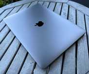 13-calowy MacBook Air 2020 gwiezdna szarość, stan bardzo dobry