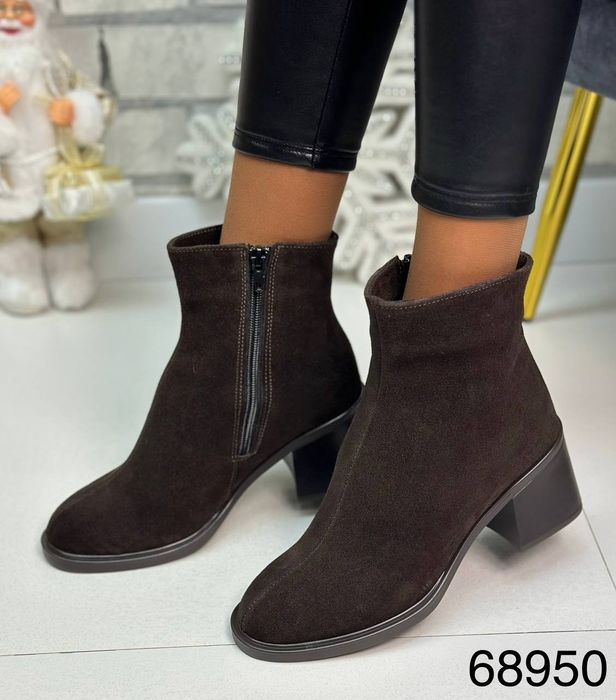 Жіночі шкіряні зимові черевики в кольорах