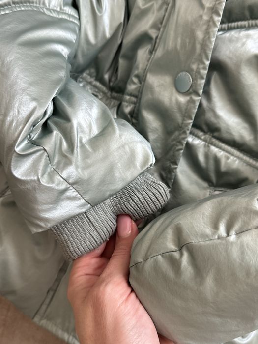 Куртка зимова на дівчинку 104, стан нової