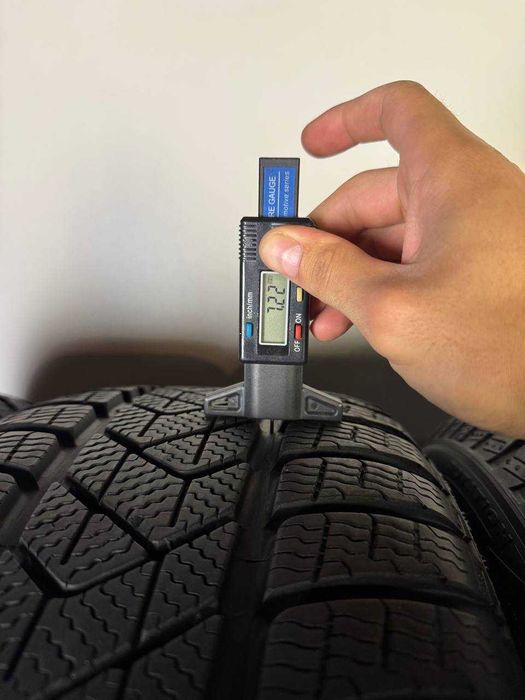 245/40/19 R19 Pirelli Sottozero 3 RSC 98V 4шт Зимова шина 7+мм