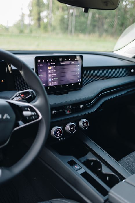 Skoda Superb Octavia wynajem wypożyczalnia samochodów MBM