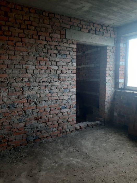 ПРОДАМ великий недобудований БУДИНОК. Вул. Якимченка. Район: Бабичівка