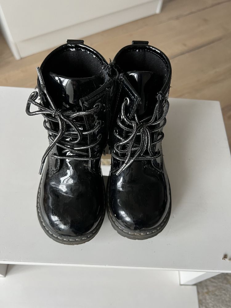 Botki buty dziewczęce lakierowane Deichmann r.25