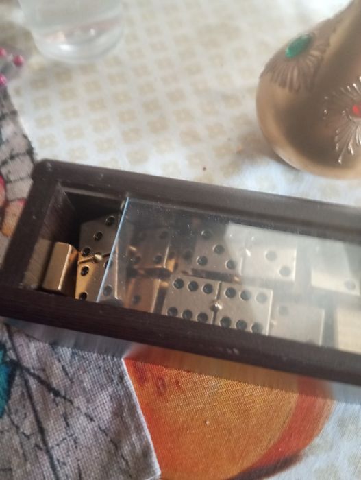 Peças de dominó antigo