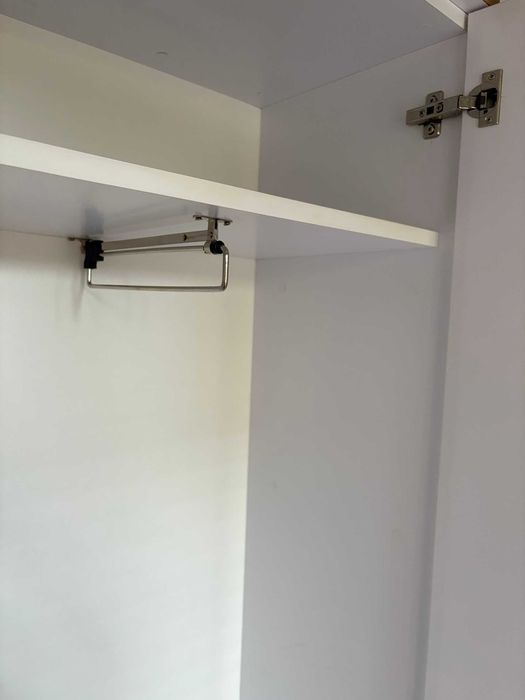 Zestaw meblowy wykonany przez stolarza - szafa, komoda, regał, od. os.