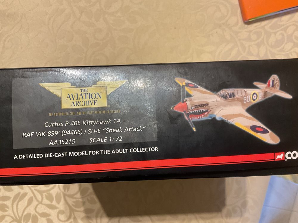 Aviao Corgi limited edition Curtiss Kittyhawk