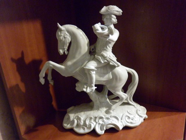 фарфоровая статуэтка "Всадник с горном на коне" Германия Нимфенбург