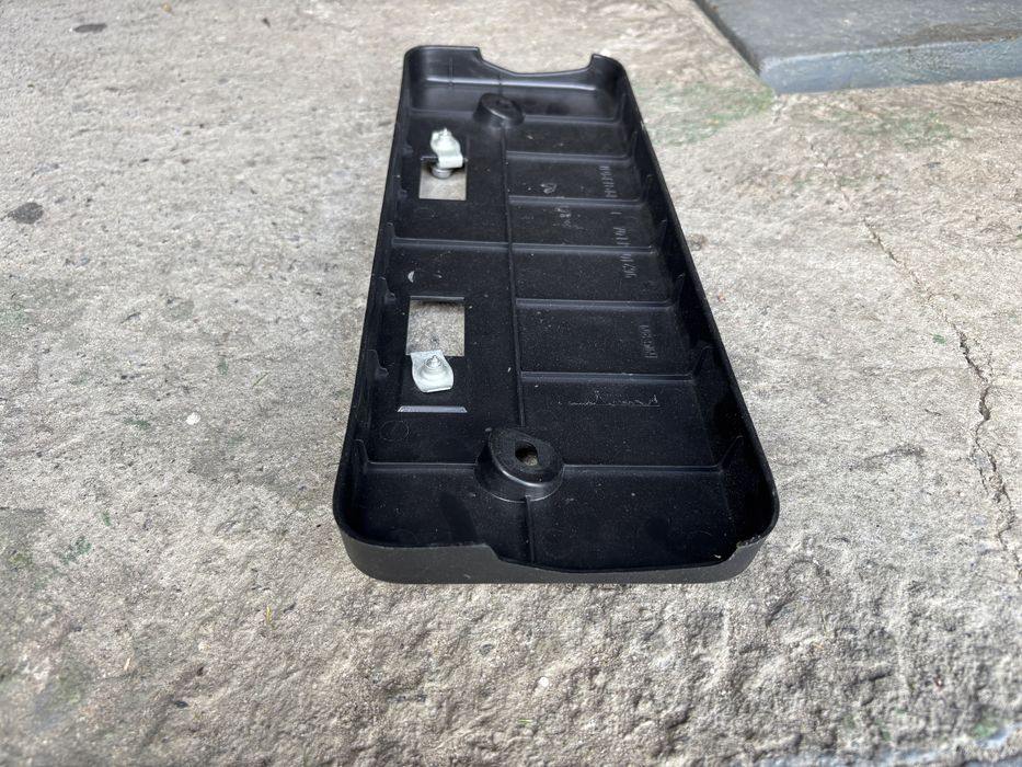 Подіум для номера Nissan Rogue 2016