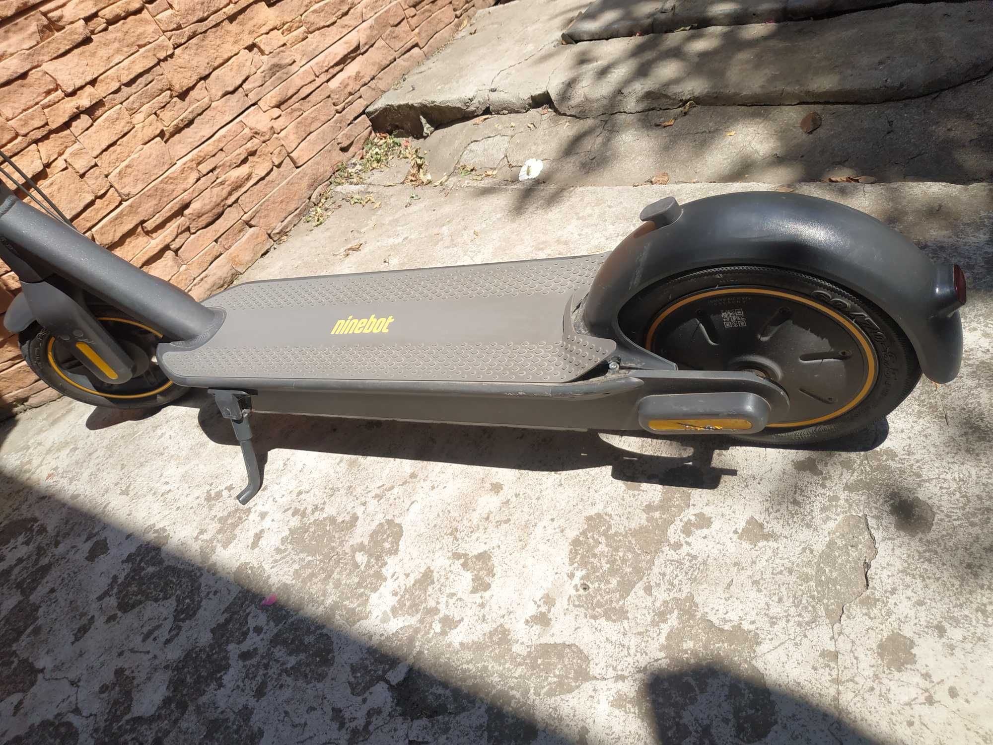 Електросамокат Ninebot KickScooter MAX G30P электросамокат
