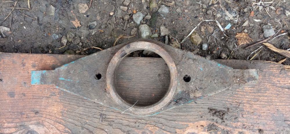 Кронштейн  юмз6 на двигун д 65