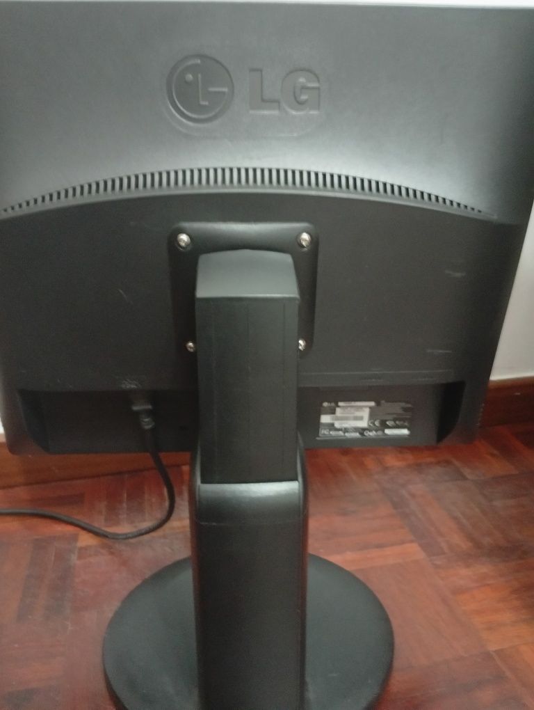Monitor Ecrã 19" LG