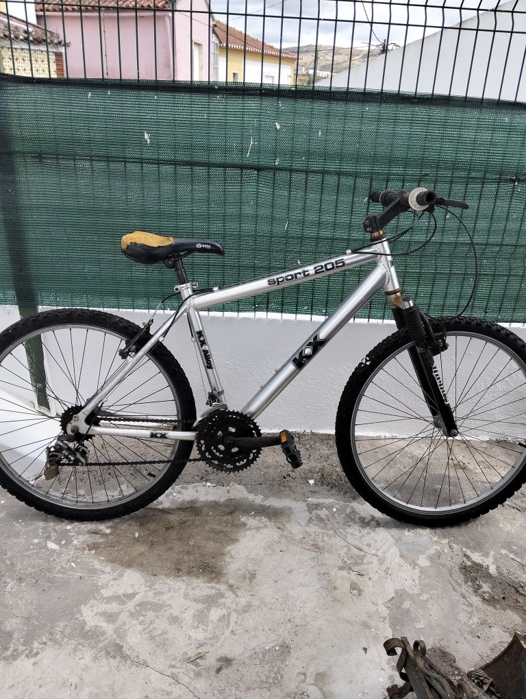Bicicleta semi usada