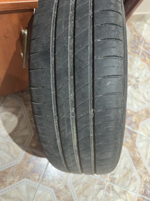 Felgi Opel z oponami Dębica 4 szt.