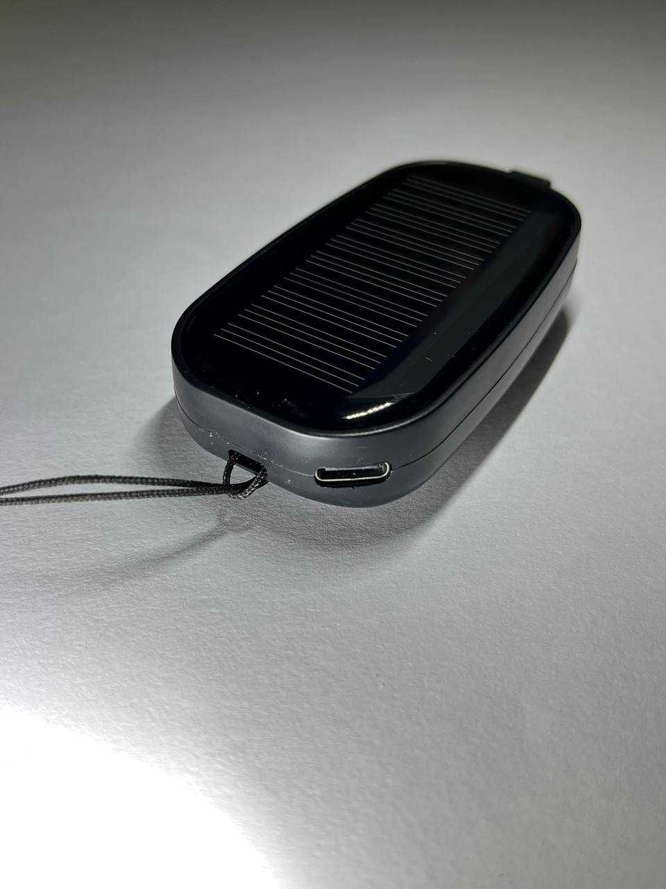 Брелок павербанк + сонячна панель, 1500мАг, Type-C Micro-USB Lightning