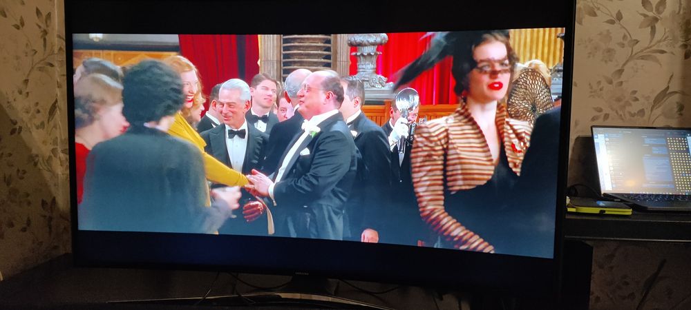 Телевізор 4К 49 дюймів Samsung UE49KU6300