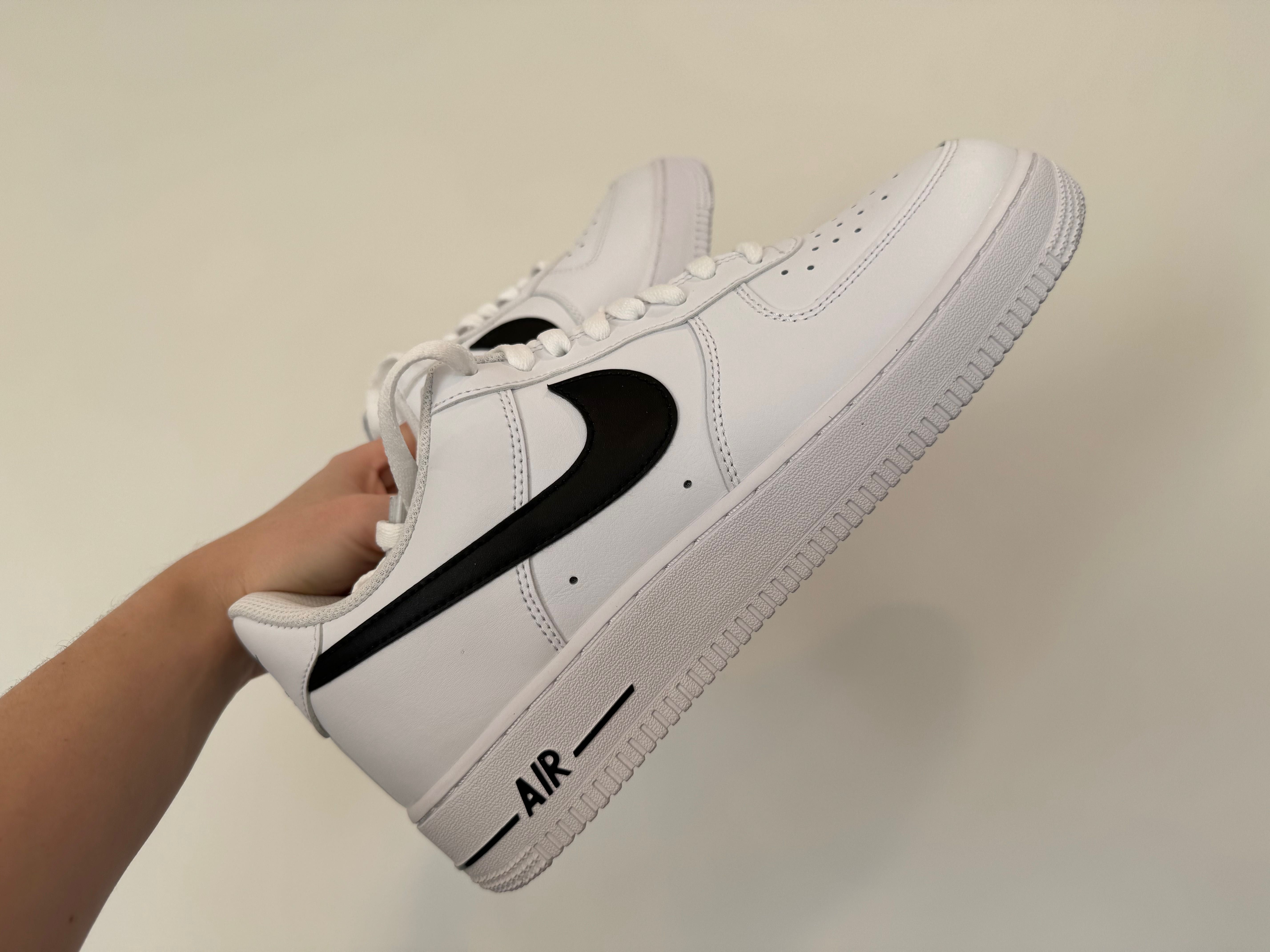 Buty Nike Air Force 1 Low '07 White Black r. 45