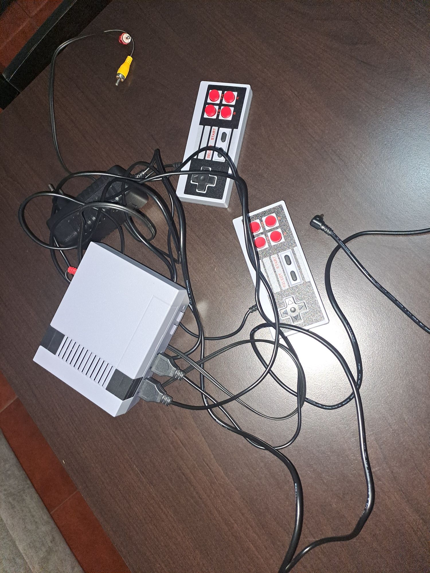 Consola retro com 620 jogos