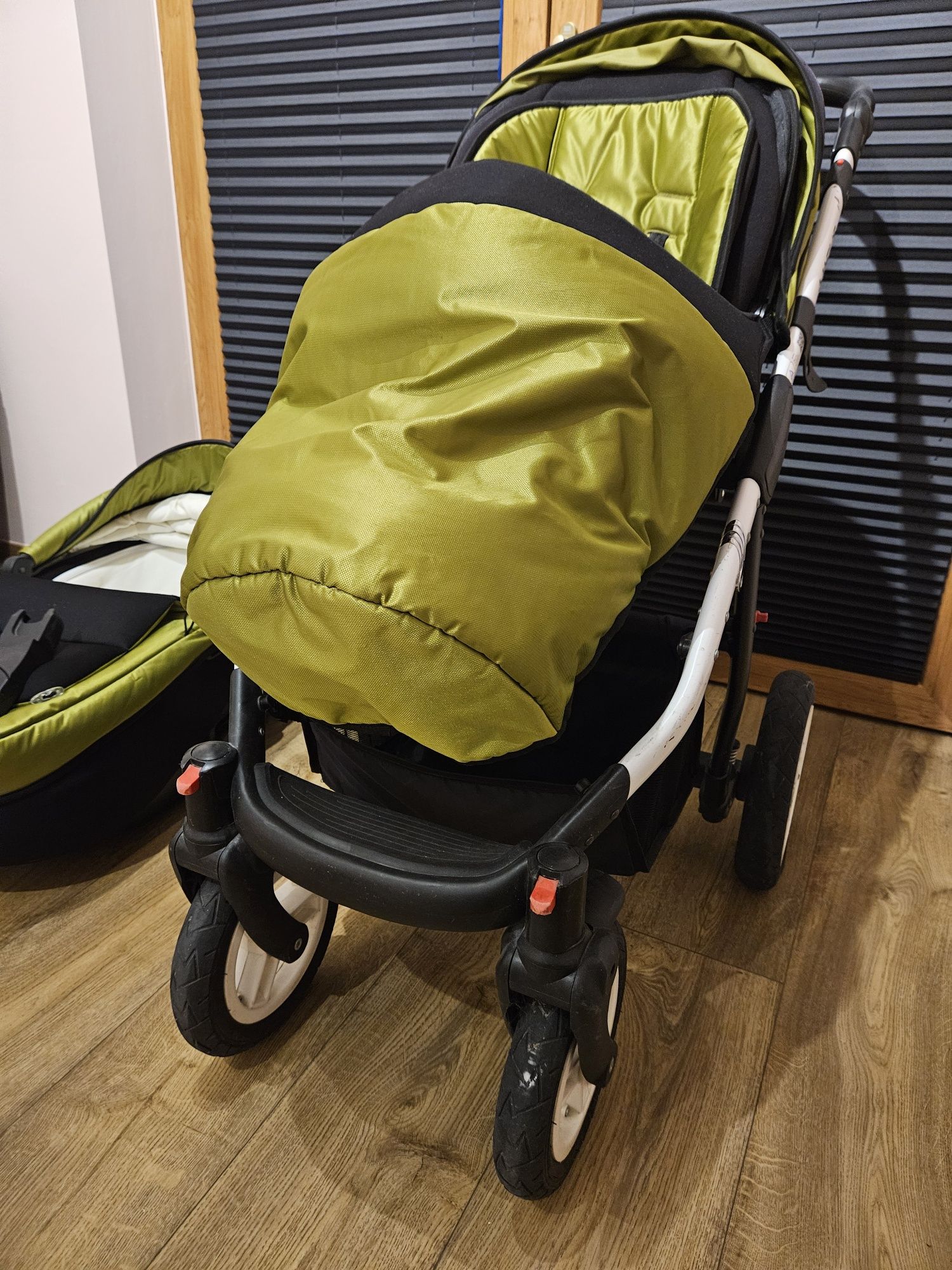 Wózek Delti Amelis Pro 2w1 zielony gondola + spacerówka