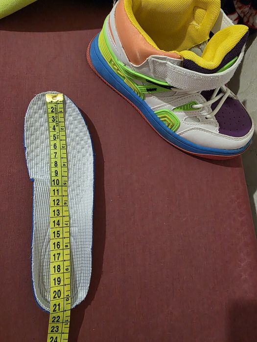 Демисезонные кроссовки