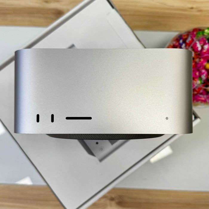 Apple Mac Studio MJMW3 (2022) M1 Ultra / 20CPU / 48GPU / 64GB / 1TB