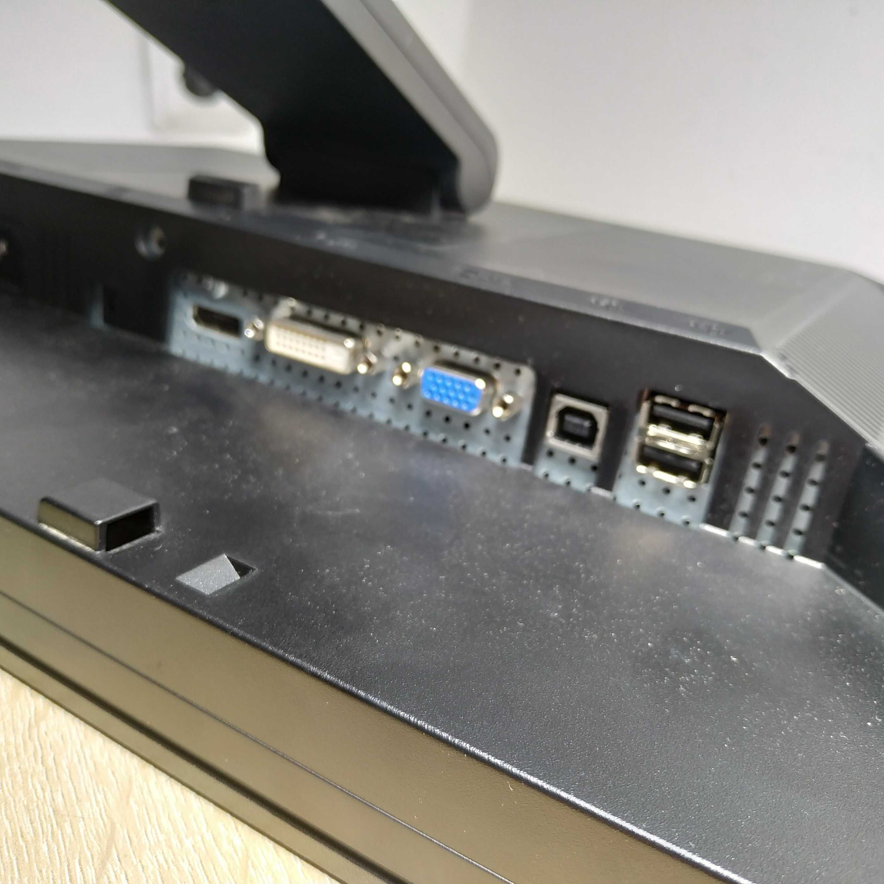Монітор б/в 22" Dell P2210f (TN / 1680x1050 / DP / DVI / VGA