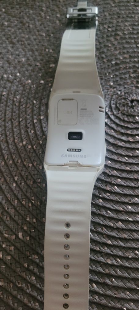 Zegarek smartwatch Samsung Gear S   R750 bialy